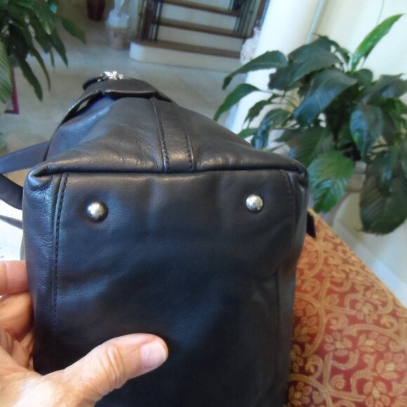 Salvatore Ferragamo Black Lamb Skin Leather "Gancio" Shoulder Bag - Picture 13 of 16